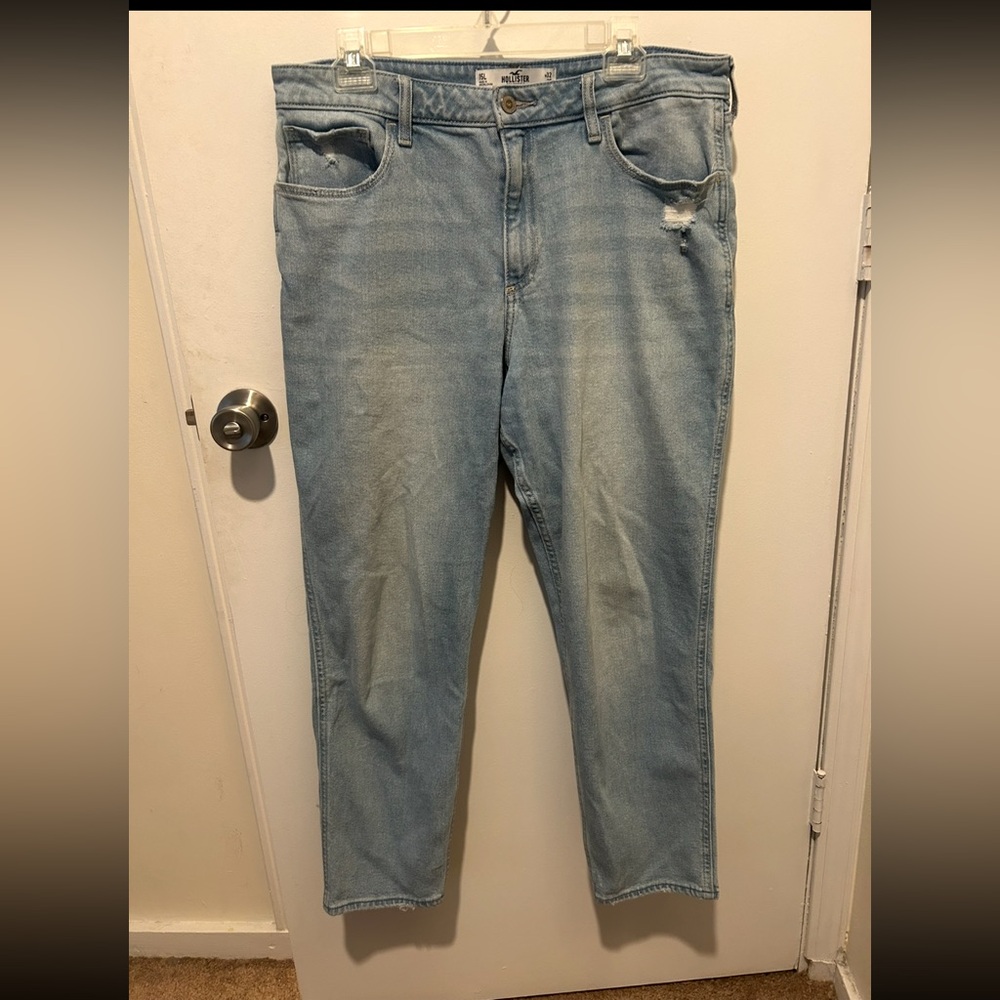 Hollister medium/light wash curvy high rise mom jeans